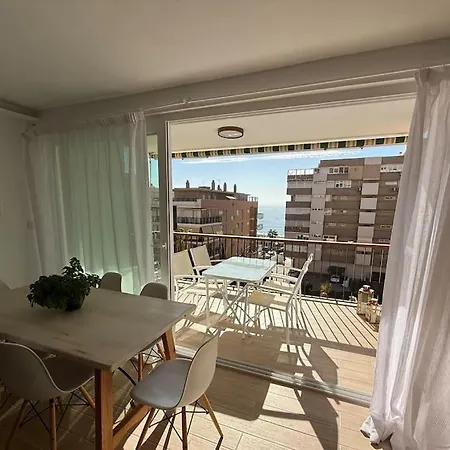 Piso En Carvajal, Segunda Linea De Playa * فوينخيرولا