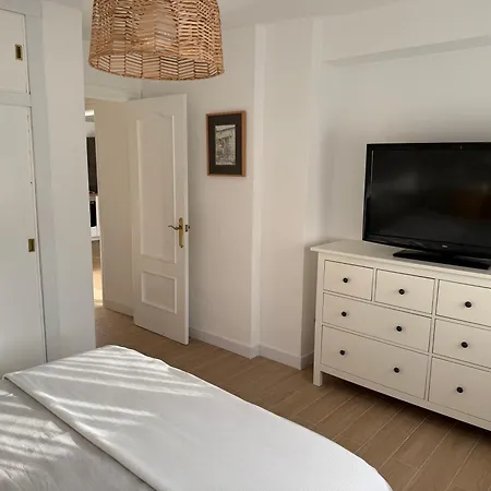 Piso En Carvajal, Segunda Linea De Playa فوينخيرولا