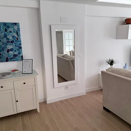 Piso En Carvajal, Segunda Linea De Playa * فوينخيرولا