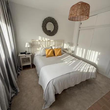 Piso En Carvajal, Segunda Linea De Playa Apartment